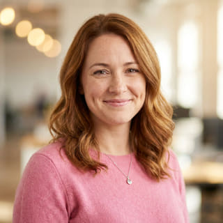 Photo de tête d'Emily Watson, chargée de l'assistance clientèle chez Rentésine